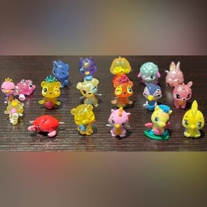 Hatchimals CollEGGtibles Lot of 18 Figurines Toys Collectibles